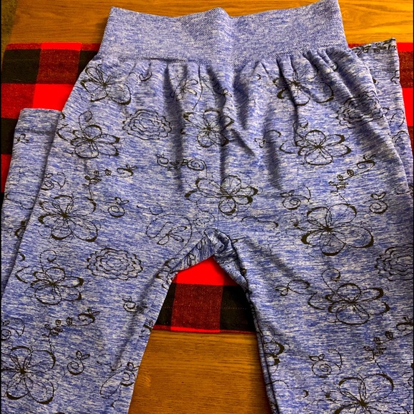 SOLD ON VINTED • F & F Butterfly leggings - Picture 2 of 5